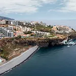 Madeira Palace I By An Island 丰沙尔