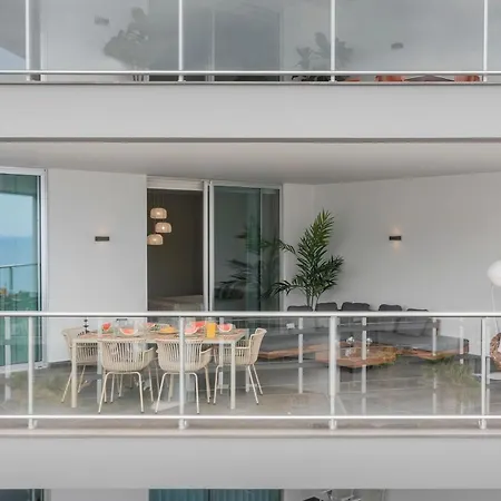 Madeira Palace I By An Island * 丰沙尔