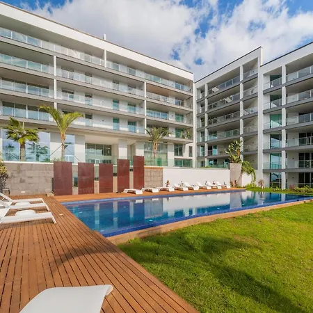 Madeira Palace I By An Island * Funchal (Madeira)