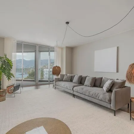 Madeira Palace I By An Island * Funchal (Madeira)